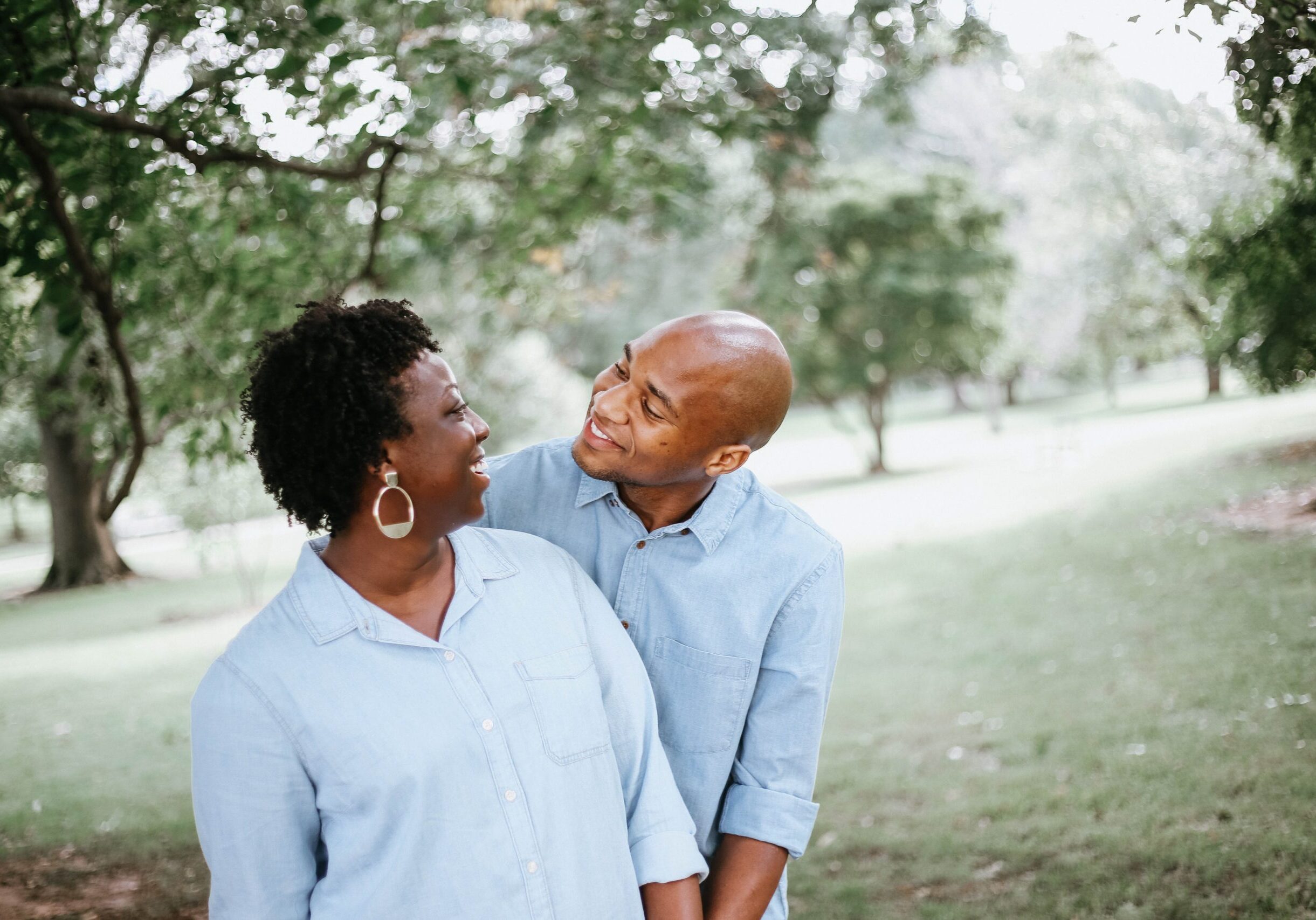 040-africanamerican-happy-couple-smiling 040-africanamerican-happy-couple-smiling